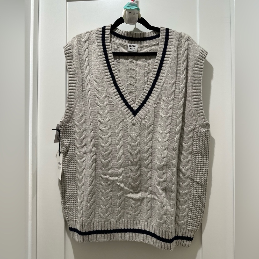 Aritzia Sunday Best Winston Sweater Vest H Light Grey/Clsc Navy Size L NWT